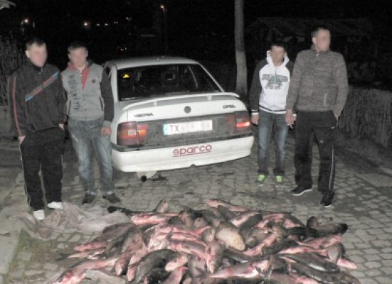 Încercau să vândă peşte stricat
